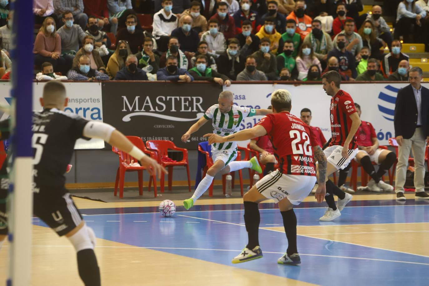 La goleada del Córdoba Patrimonio al Fútbol Emotion Zaragoza, en imágenes