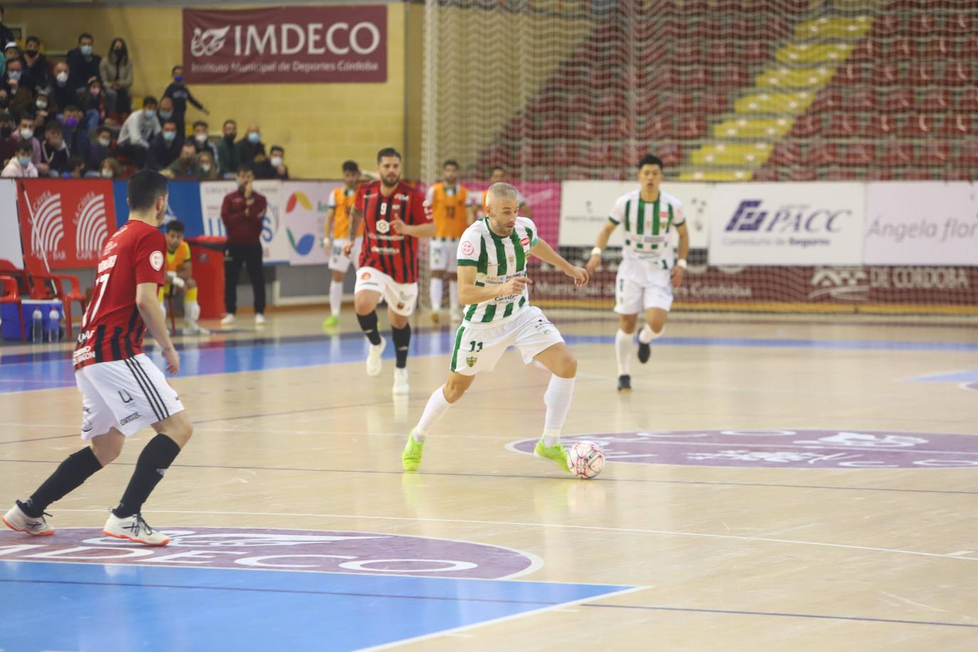 La goleada del Córdoba Patrimonio al Fútbol Emotion Zaragoza, en imágenes