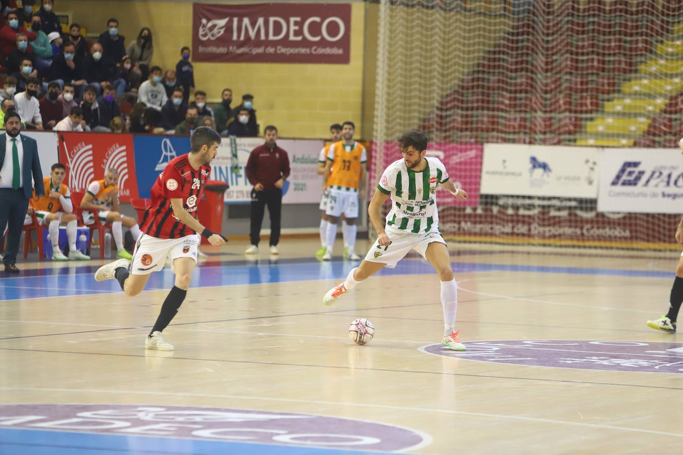 La goleada del Córdoba Patrimonio al Fútbol Emotion Zaragoza, en imágenes