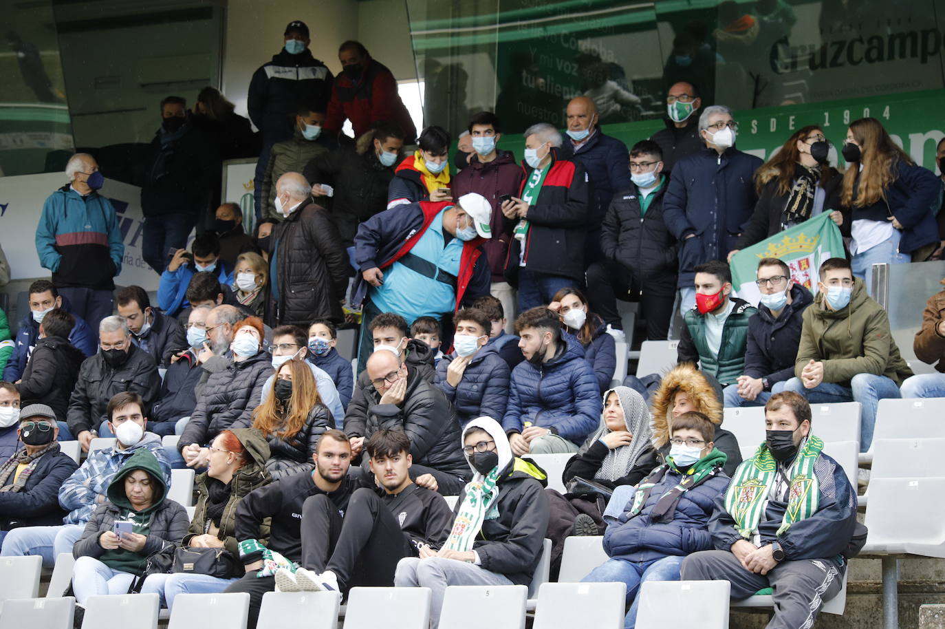 El partido del Córdoba B y el Recreativo de Huelva, en imágenes