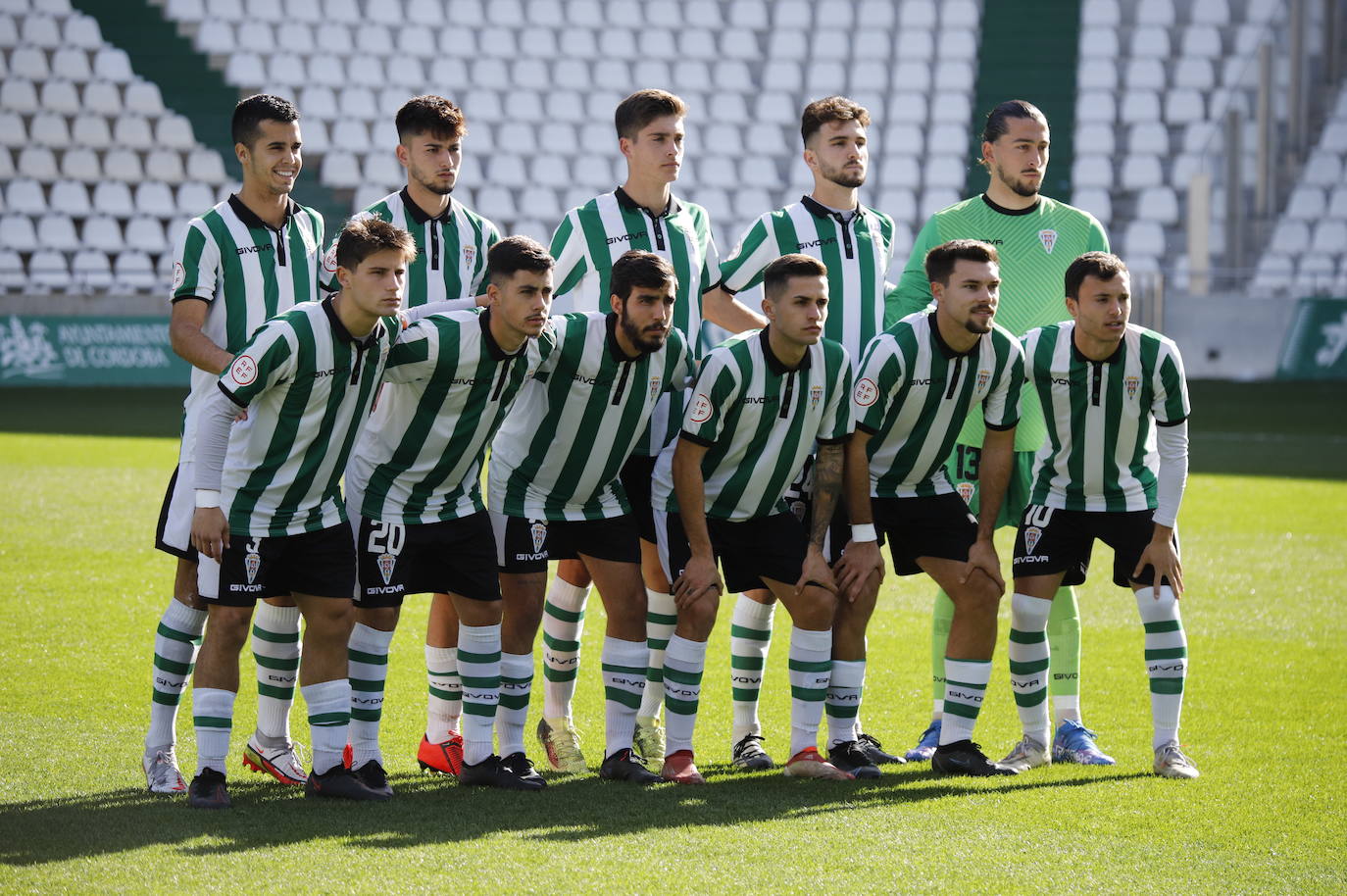 El partido del Córdoba B y el Recreativo de Huelva, en imágenes