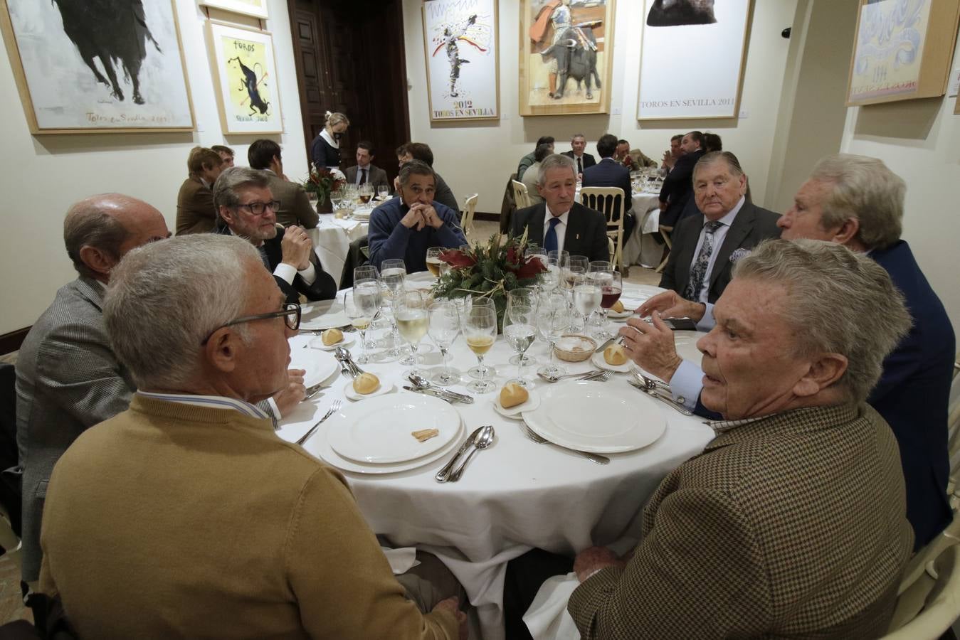 Almuerzo homenaje que la Real Maestranza ha dedicado a Curro Romero. JUAN FLORES