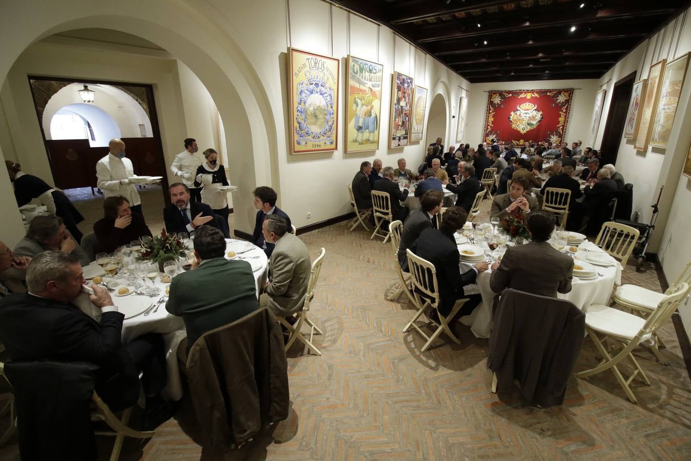 Almuerzo homenaje que la Real Maestranza ha dedicado a Curro Romero. JUAN FLORES