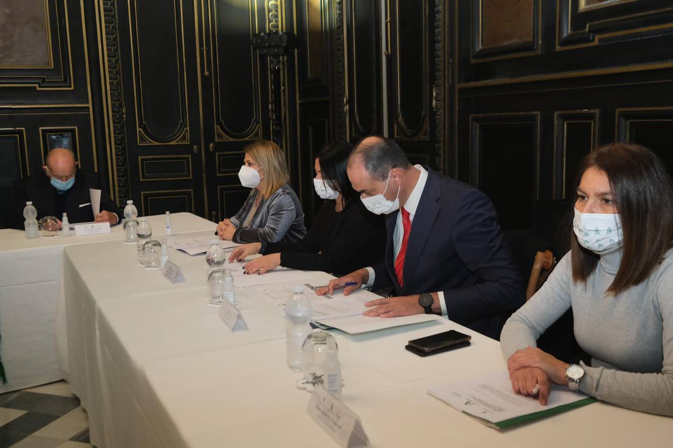 FOTOS: Reunión de Moreno y Marín con el Patronato de la Fundación Real Escuela Andaluza del Arte Ecuestre en Jerez