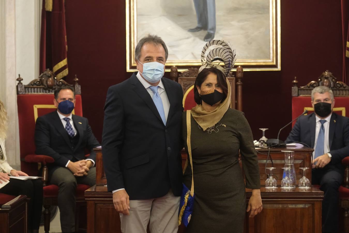 FOTOS: Los Reyes Magos reciben sus coronas en el Ayuntamiento de Cádiz