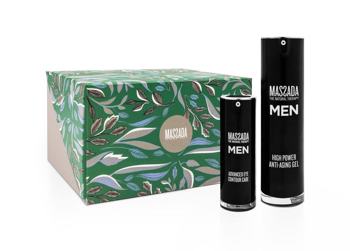 Cofre Massada Men. Este cofre reutilizable contiene dos esenciales de la línea Massada Men para combatir el envejecimiento cutáneo: el tratamiento facial High Power Anti-Aging Gel y el sérum para el contorno de los ojos Adavanced Eye Contour Care. Dos productos de uso diario para los hombres que quieren retrasar los signos de la edad. 65,85 €.