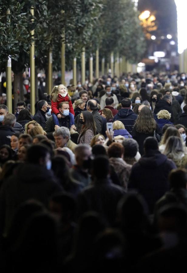 El ambiente prenavideño de Córdoba. en imágenes