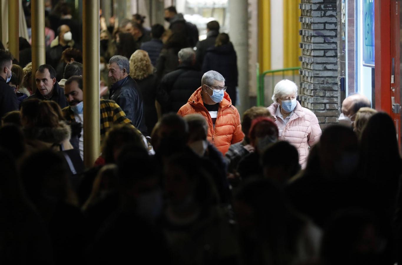 El ambiente prenavideño de Córdoba. en imágenes