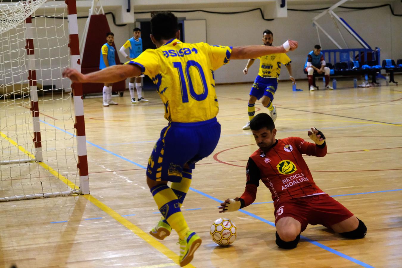 FOTOS: Las imágenes del partido solidario del Cádiz CF Virgili