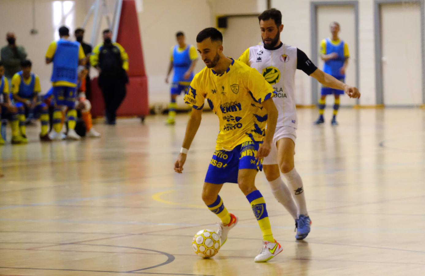 FOTOS: Las imágenes del partido solidario del Cádiz CF Virgili