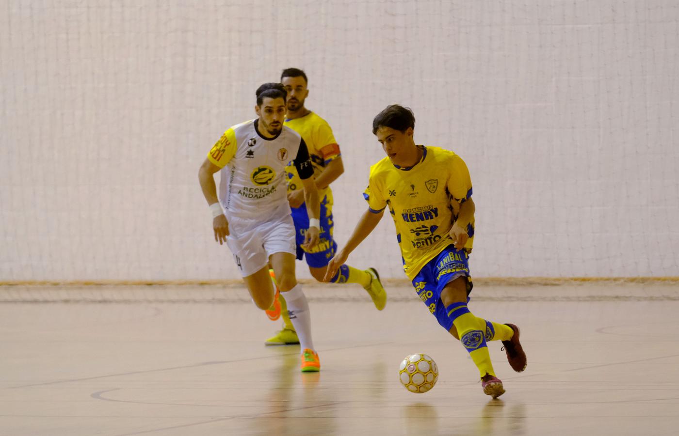 FOTOS: Las imágenes del partido solidario del Cádiz CF Virgili