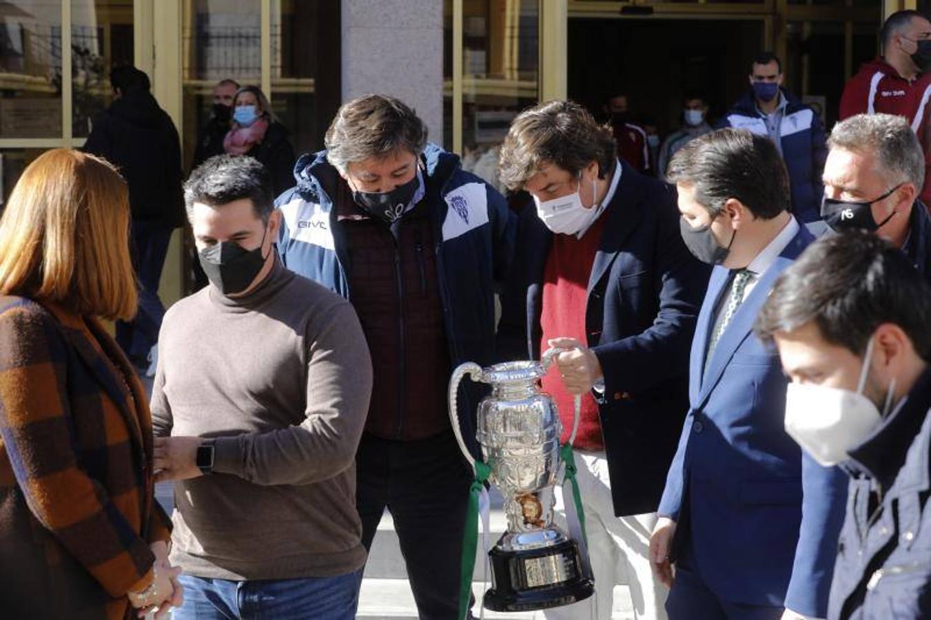 El recibimiento del alcalde al Córdoba CF por la Copa Federación, en imágenes