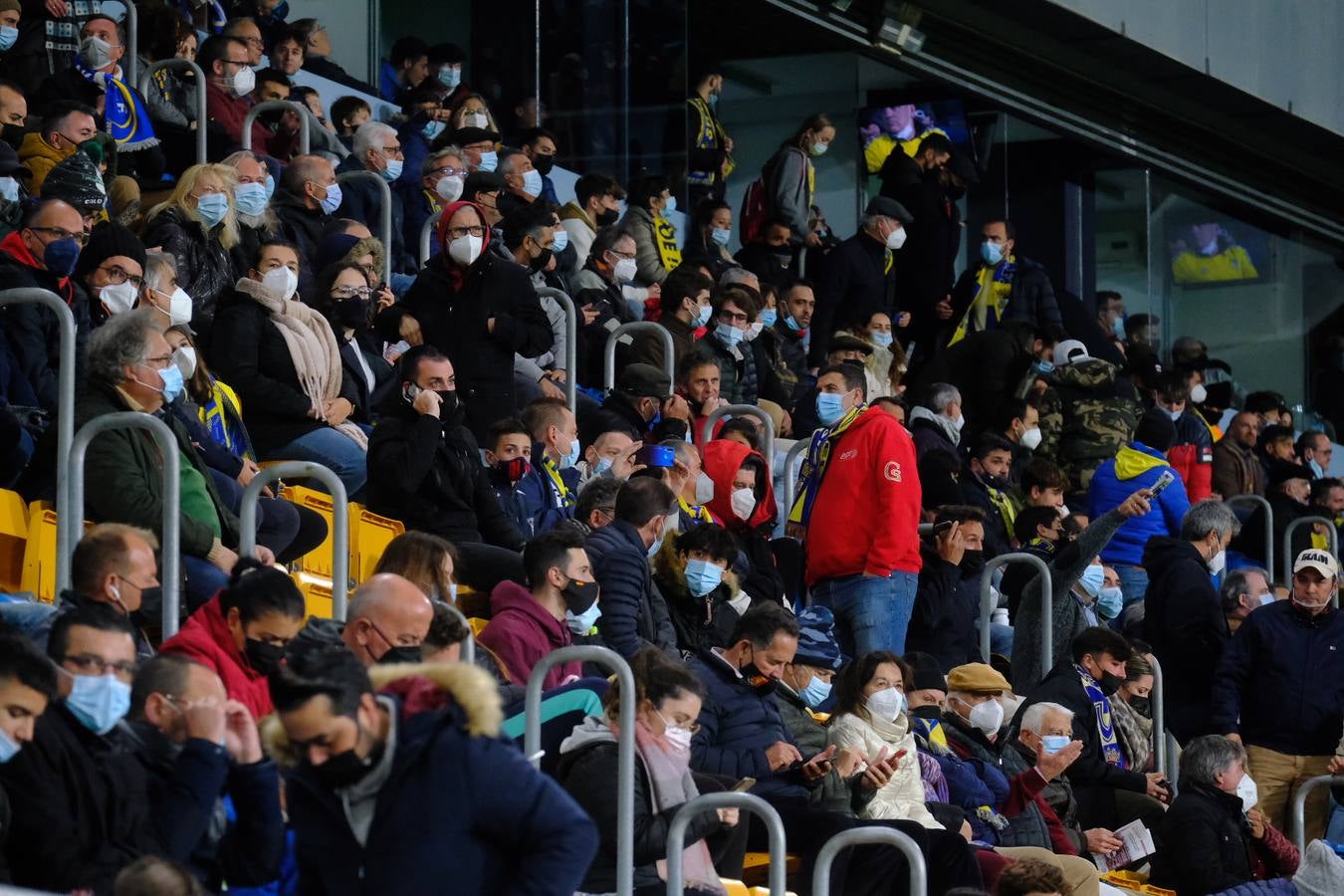 FOTOS: Búscate en el Cádiz CF-Granada disputado en el antiguo Carranza