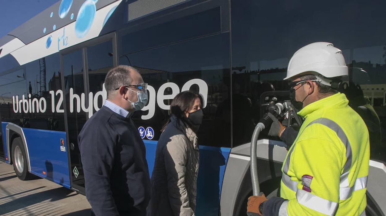 El nuevo autobús de hidrógeno de Córdoba, en imágenes