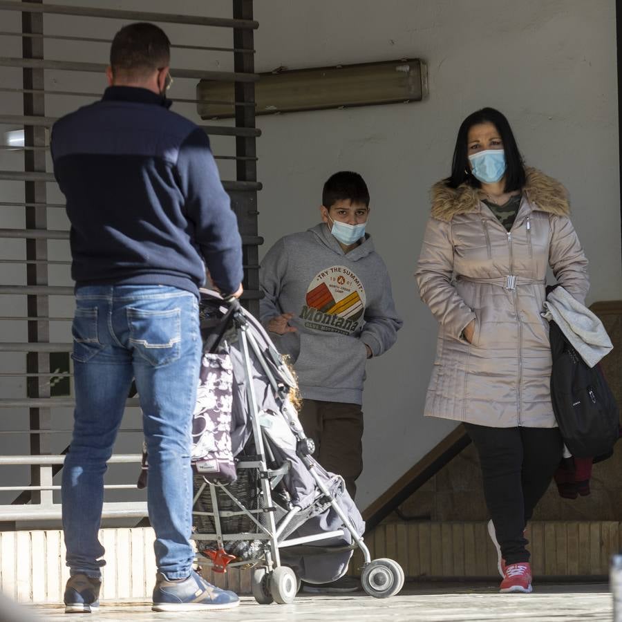 En imágenes, los niños de Sevilla comienzan a vacunarse contra el Covid