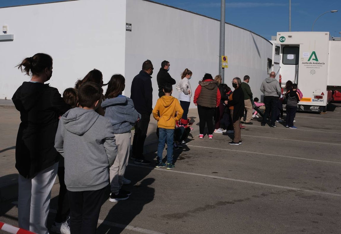 FOTOS: Primer día de vacunación contra el Covid en los menores de 12 años de la provincia de Cádiz