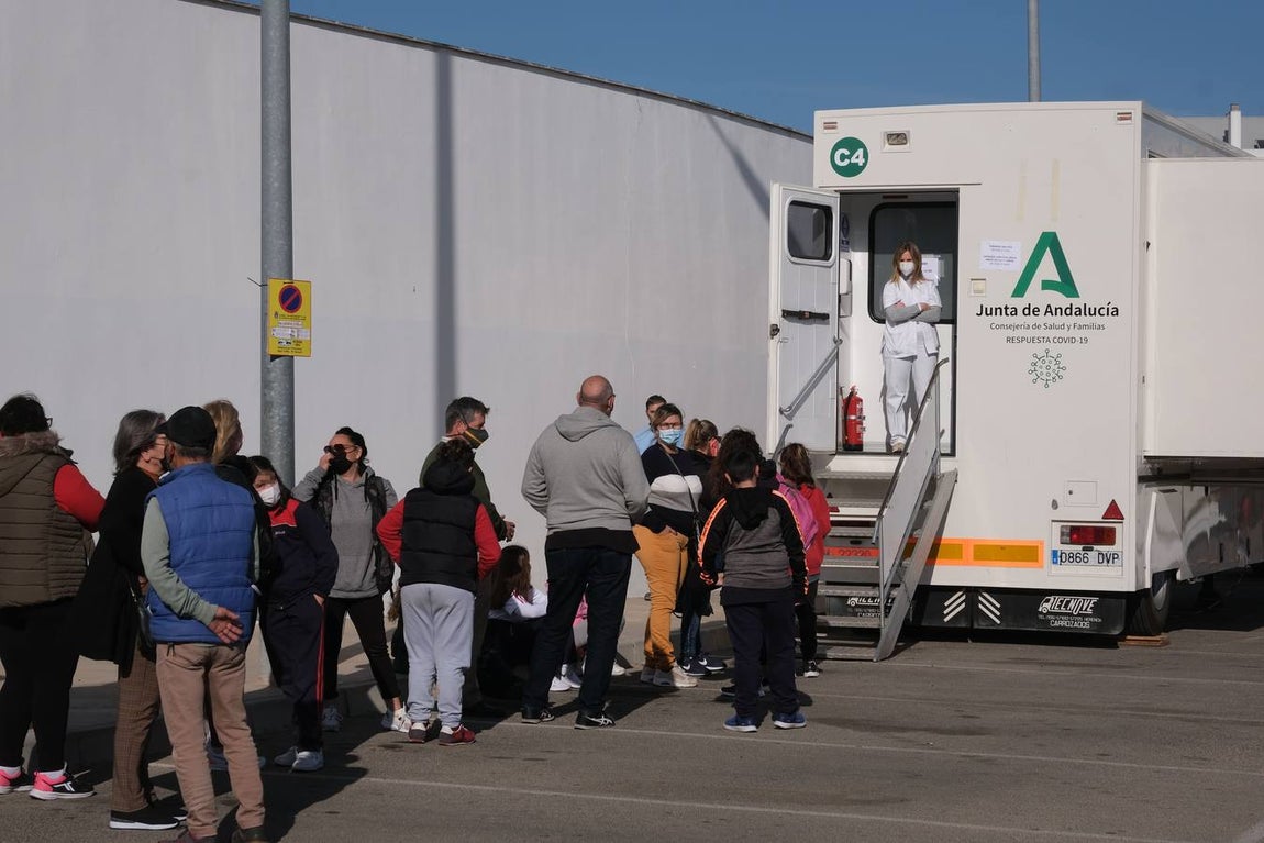 FOTOS: Primer día de vacunación contra el Covid en los menores de 12 años de la provincia de Cádiz