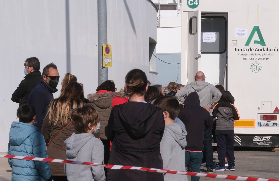 FOTOS: Primer día de vacunación contra el Covid en los menores de 12 años de la provincia de Cádiz