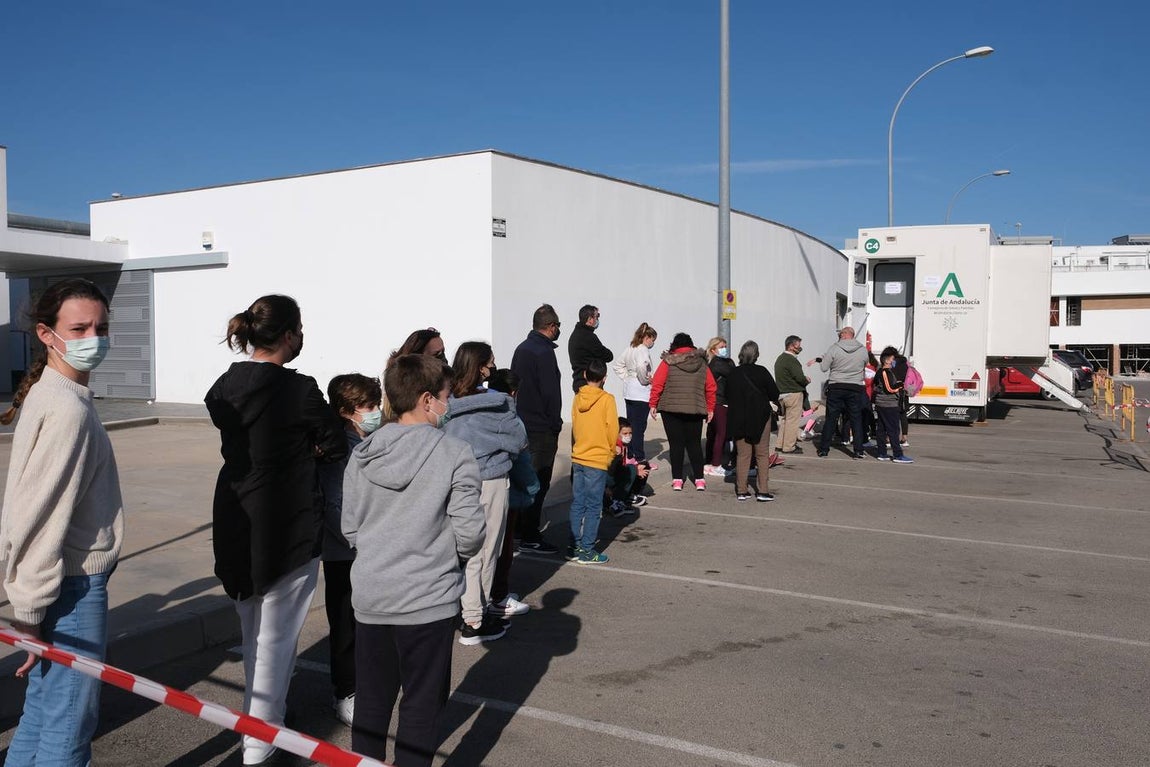 FOTOS: Primer día de vacunación contra el Covid en los menores de 12 años de la provincia de Cádiz