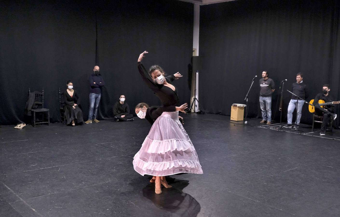 Jornada de puertas abiertas del Ballet Flamenco de Andalucía para los alumnos del conservatorio. J.M. SERRANO