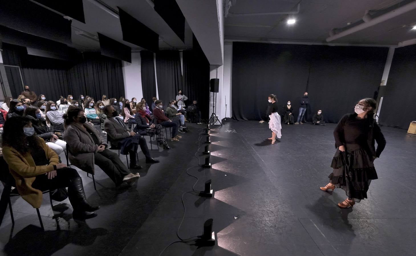 Jornada de puertas abiertas del Ballet Flamenco de Andalucía para los alumnos del conservatorio. J.M. SERRANO