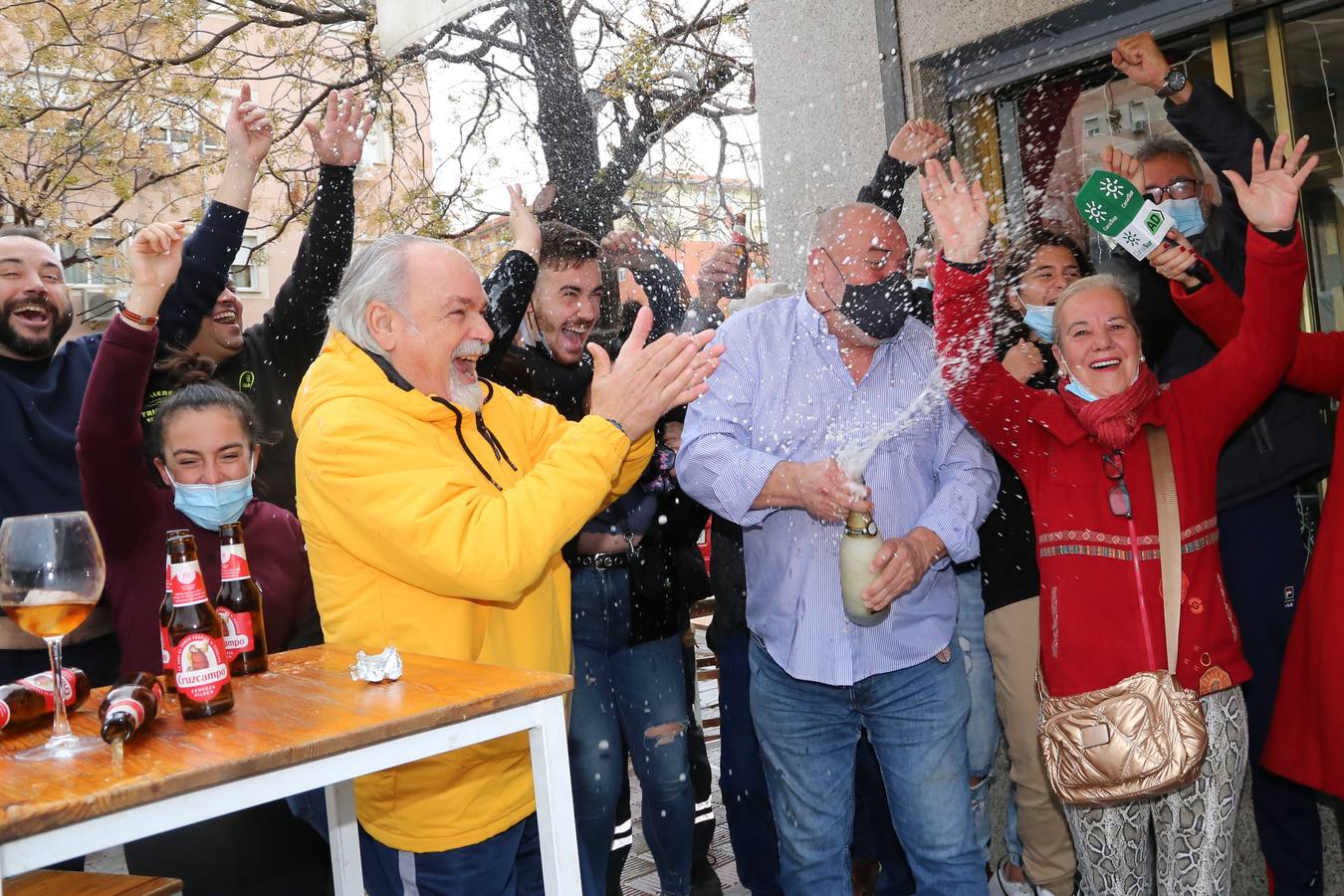 El primer cuarto, el 42833, ha dejado tres millones de euros en Sevilla Este y la barriada de Alcosa / ROCÍO RUZ