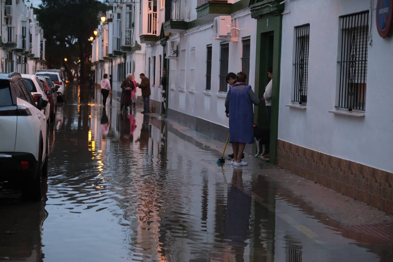 FOTOS: Calles anegadas y locales inundados tras la intensa lluvia en la provincia de Cádiz