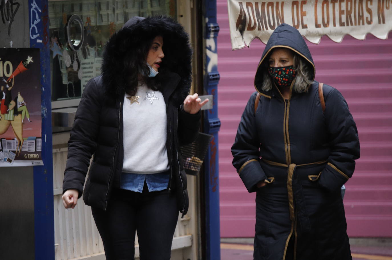 El primer día de la vuelta de las mascarillas a las calles en Córdoba, en imágenes