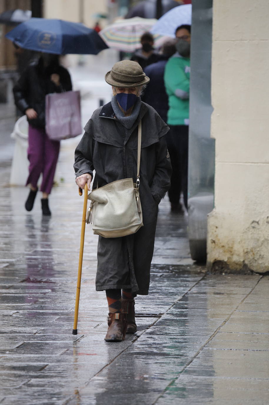 El primer día de la vuelta de las mascarillas a las calles en Córdoba, en imágenes