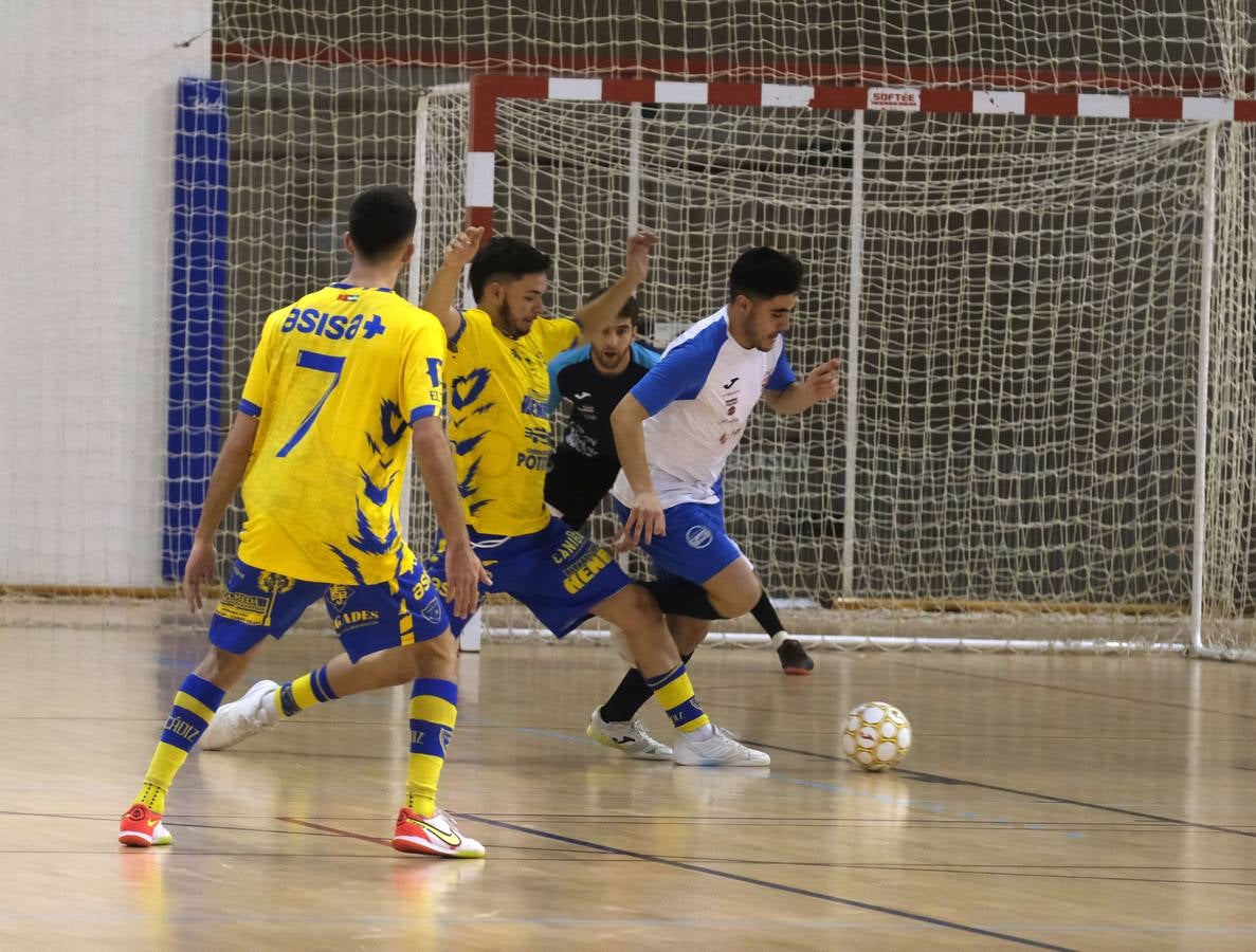 FOTOS: Partido de Reyes Magos de fútbol sala en el Complejo Deportivo Ciudad de Cádiz