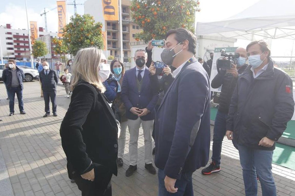 La promoción de la Junta en Huerta de Santa Isabel de Córdoba, en imágenes