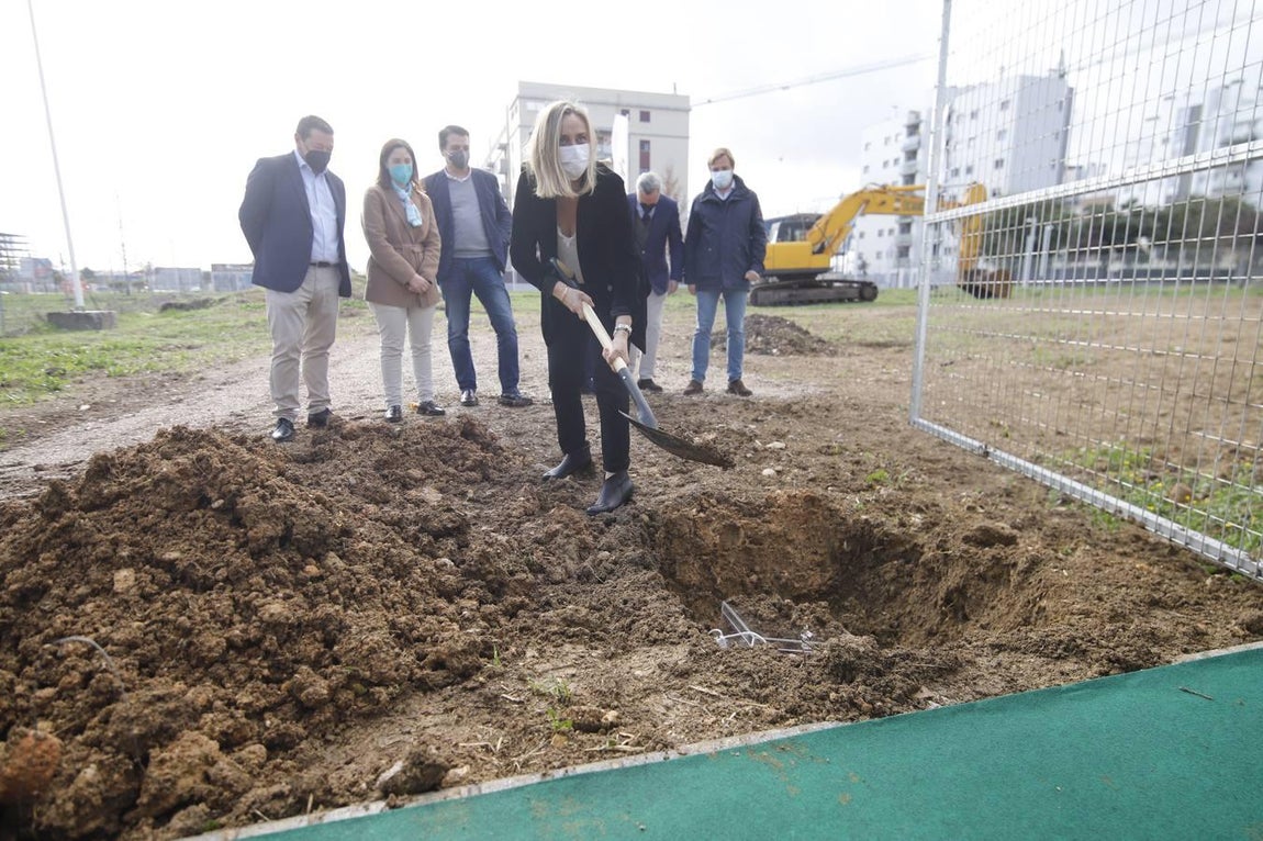 La promoción de la Junta en Huerta de Santa Isabel de Córdoba, en imágenes