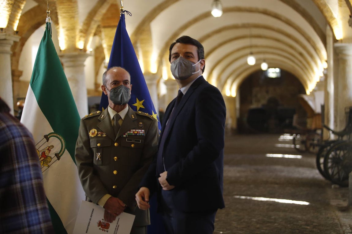 La firma del acta de ocupación de Caballerizas Reales de Córdoba, en imágenes