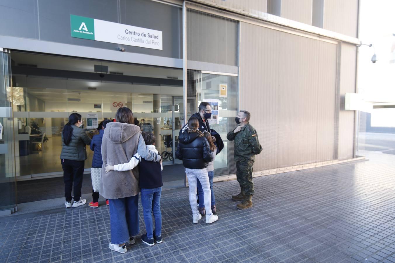 Los militares empiezan a poner vacunas Covid en Córdoba, en imágenes