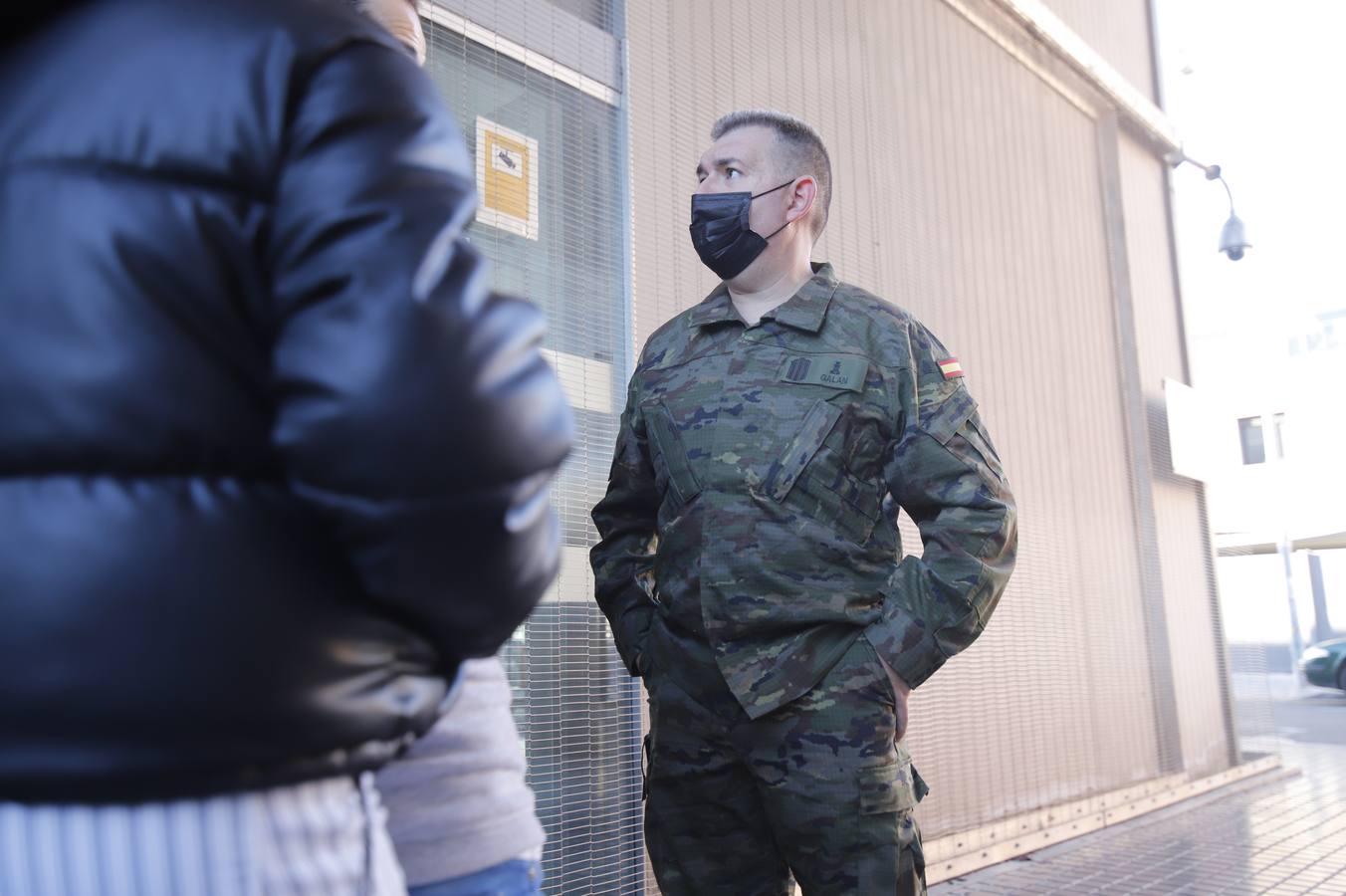 Los militares empiezan a poner vacunas Covid en Córdoba, en imágenes