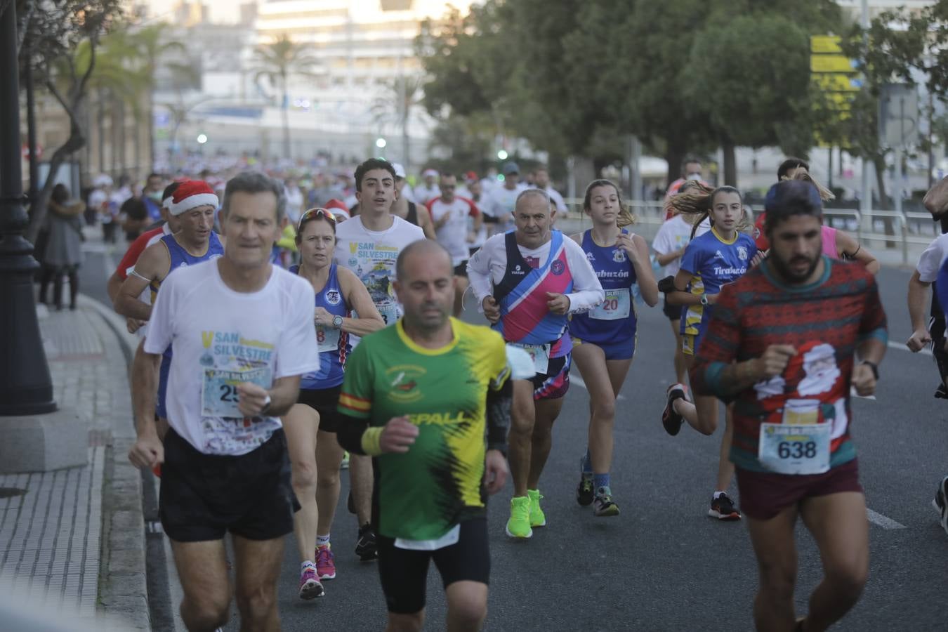 FOTOS: La Carrera San Silvestre de Cádiz, en imágenes