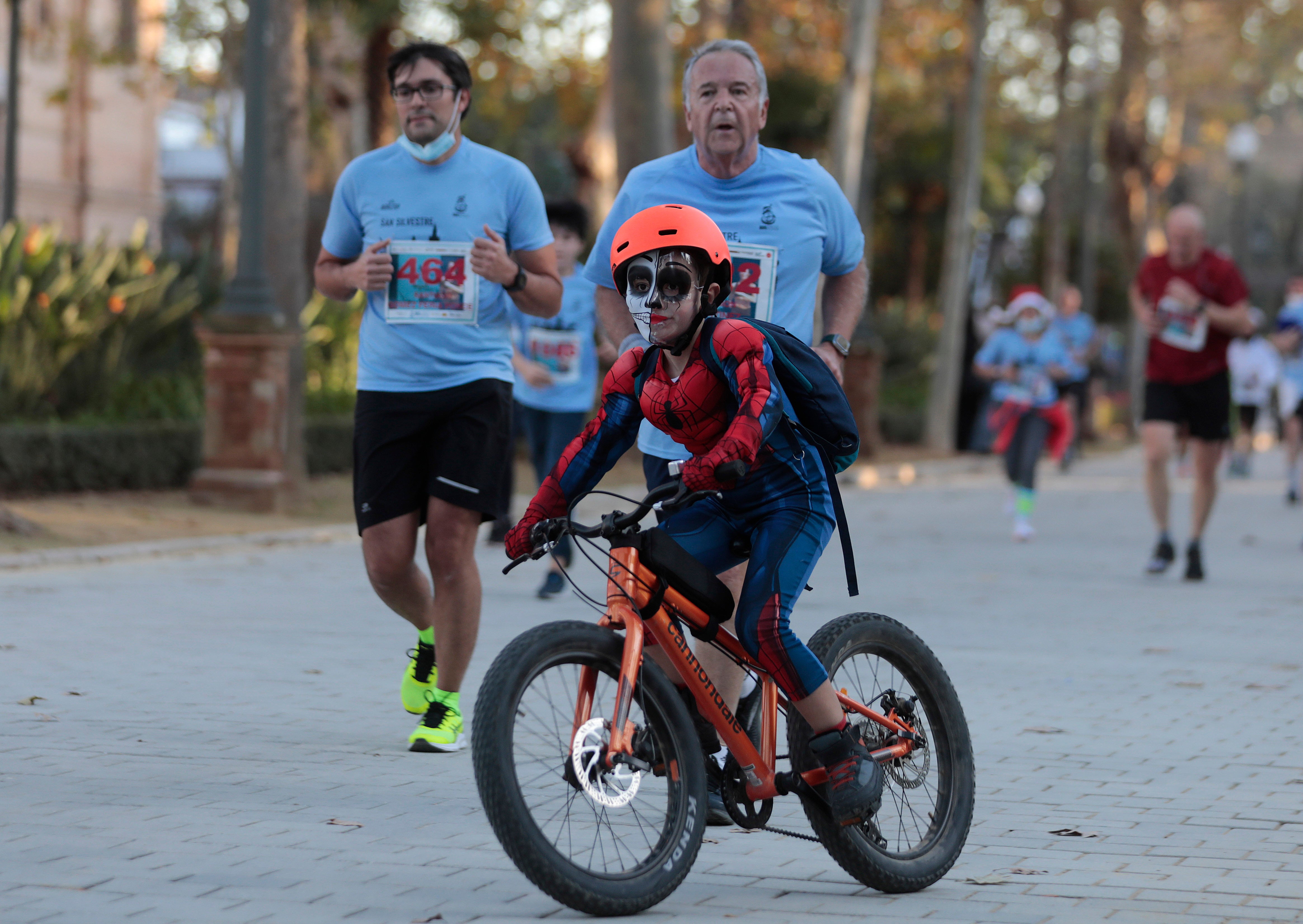 ¿Has corrido la San Silvestre de Sevilla? Búscate en nuestra galería (I)