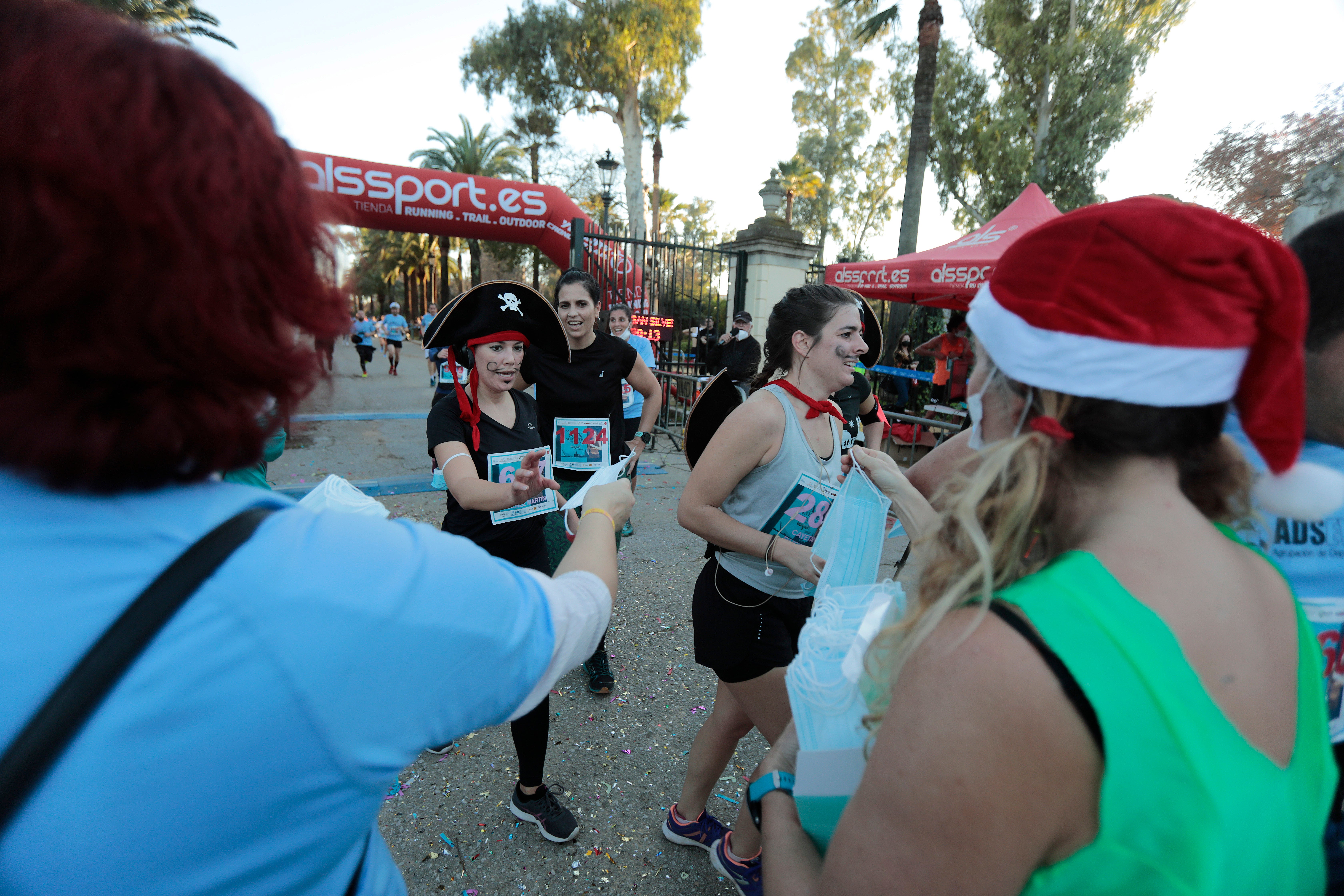 ¿Has corrido la San Silvestre de Sevilla? Búscate en nuestra galería (I)