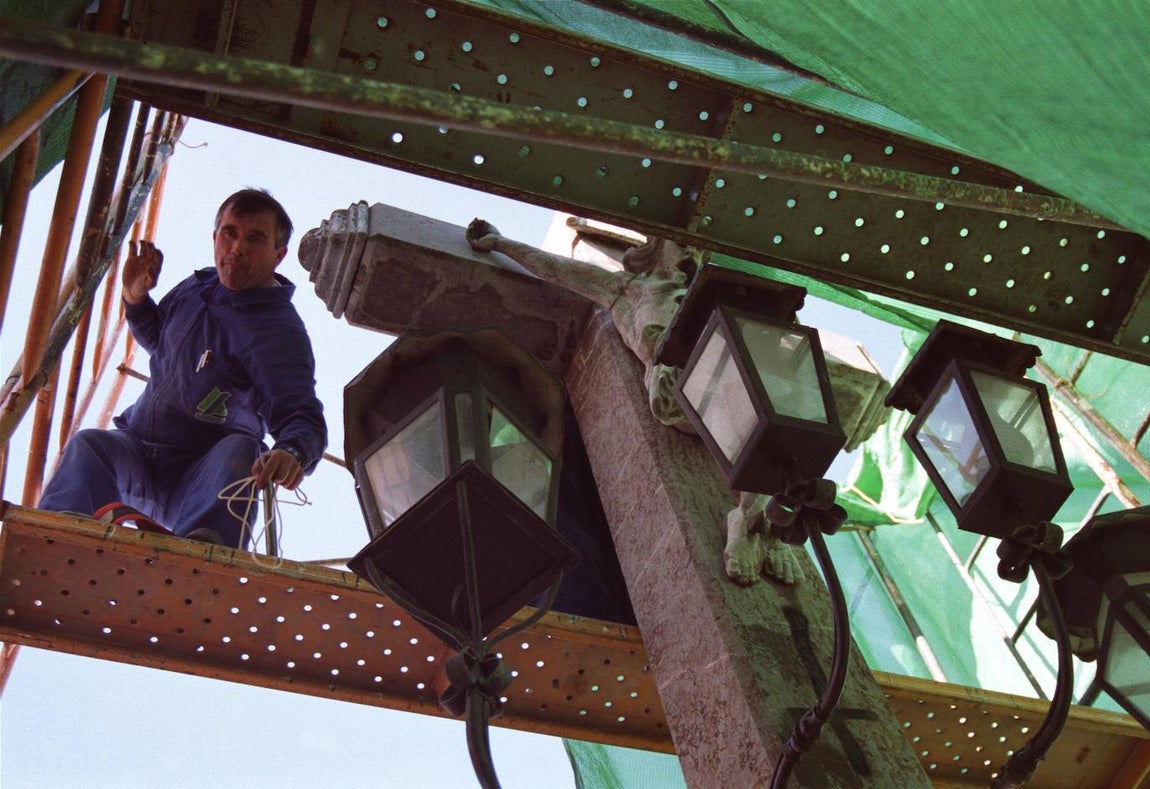 Un paseo por la historia y estética del Cristo de los Faroles de Córdoba, en imágenes