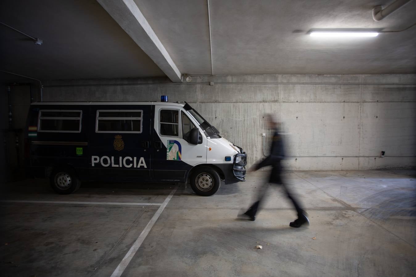 Agentes e instalaciones de la Policía Autonómica en Sevilla. VANESSA GÓMEZ