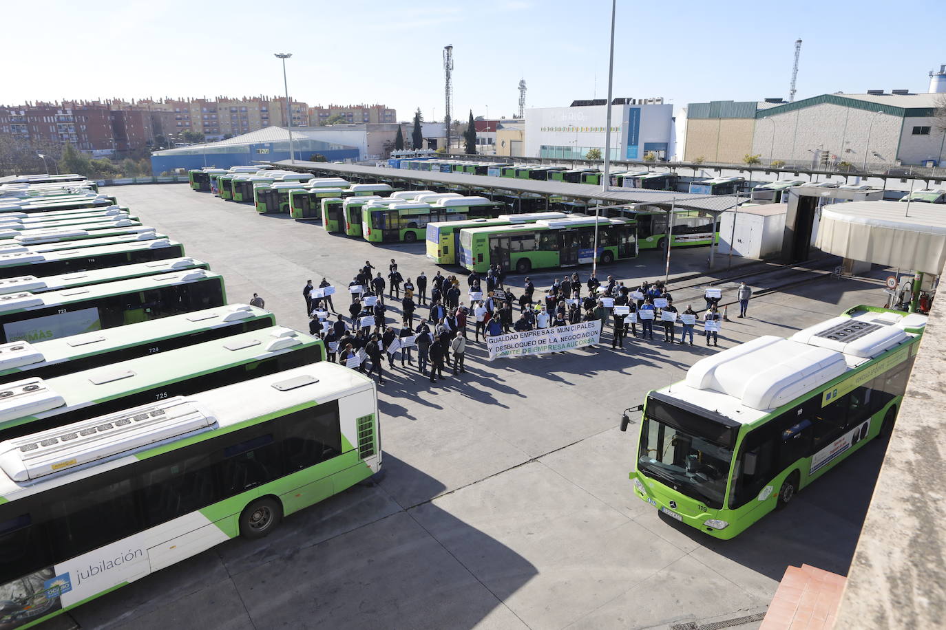 La huelga de Aucorsa en Córdoba, en imágenes