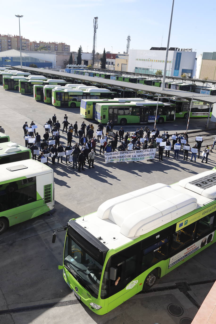 La huelga de Aucorsa en Córdoba, en imágenes