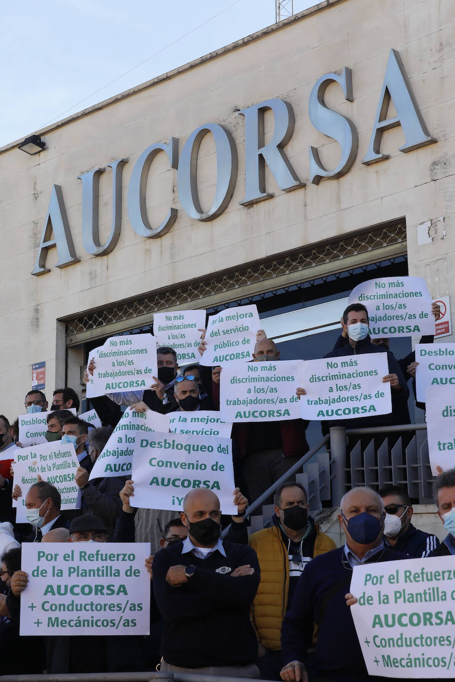 La huelga de Aucorsa en Córdoba, en imágenes