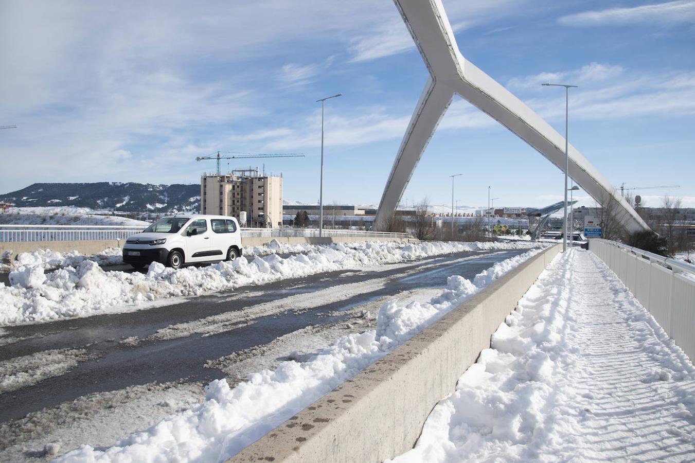 Limpieza de carreteras. Una de las prioridades fue hacer las carreteras de toda la comunidad transitables.