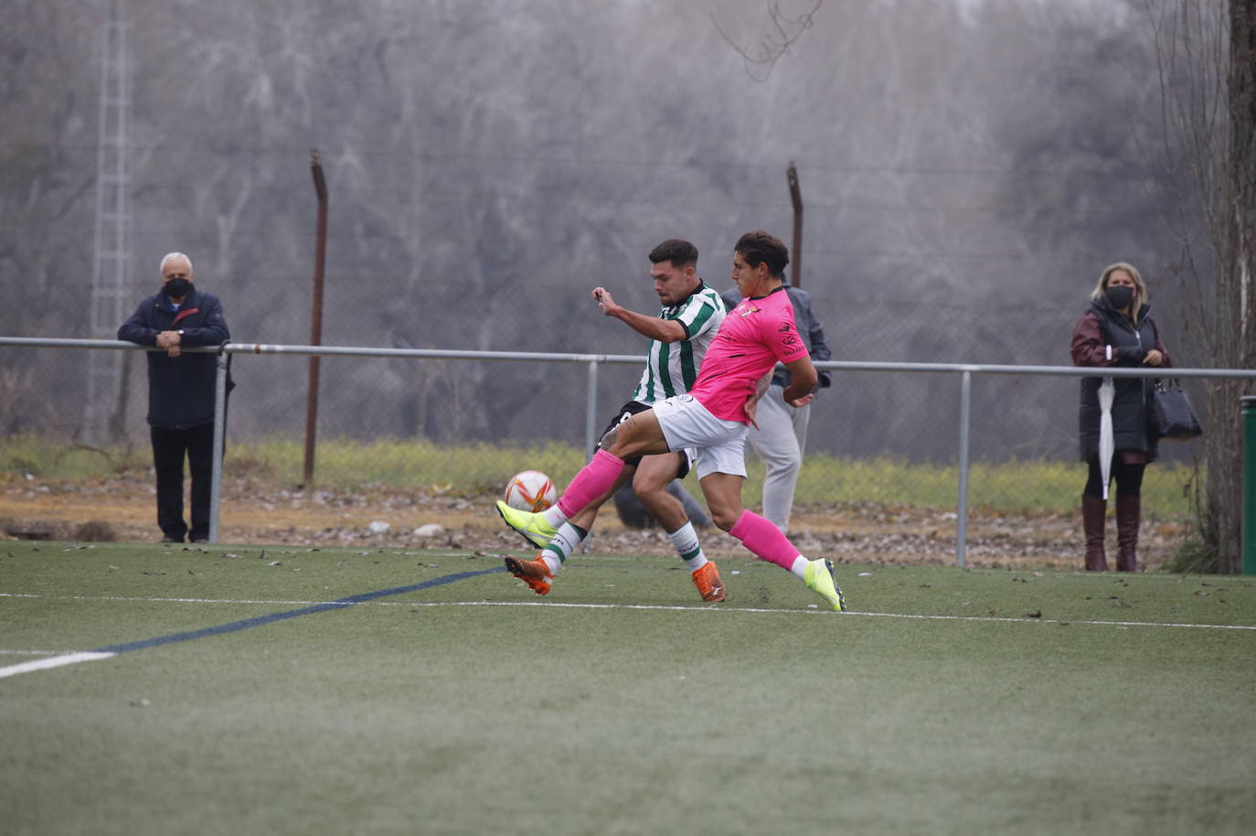 El empate del Córdoba B ante el Ceuta B, en imágenes