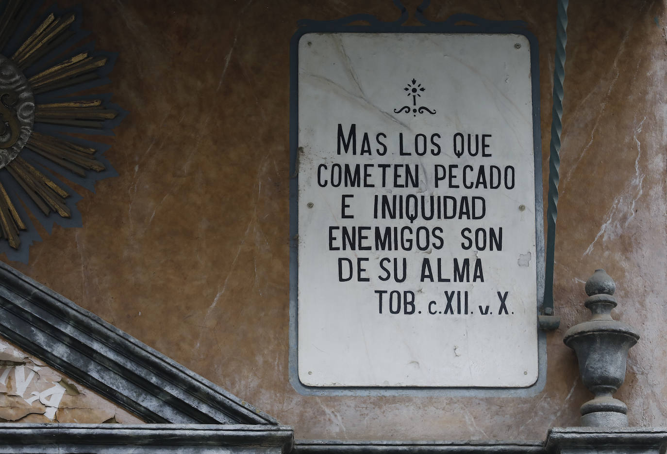 El retablo de San Rafael de la calle Candelaria en Córdoba, en imágenes