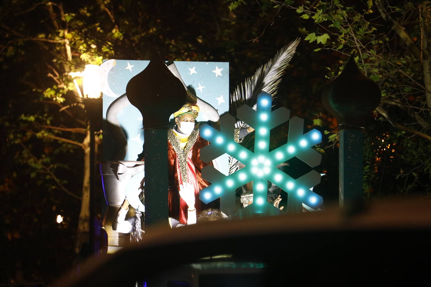 La Cabalgata de los Reyes Magos en el barrio de Ciudad Jardín de Córdoba, en imágenes