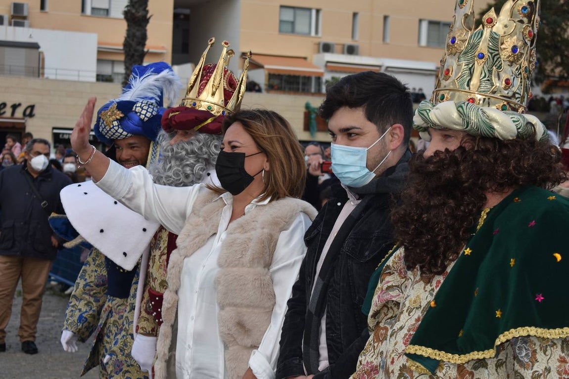 FOTOS: Los Reyes Magos recorren las calles de Puerto Real