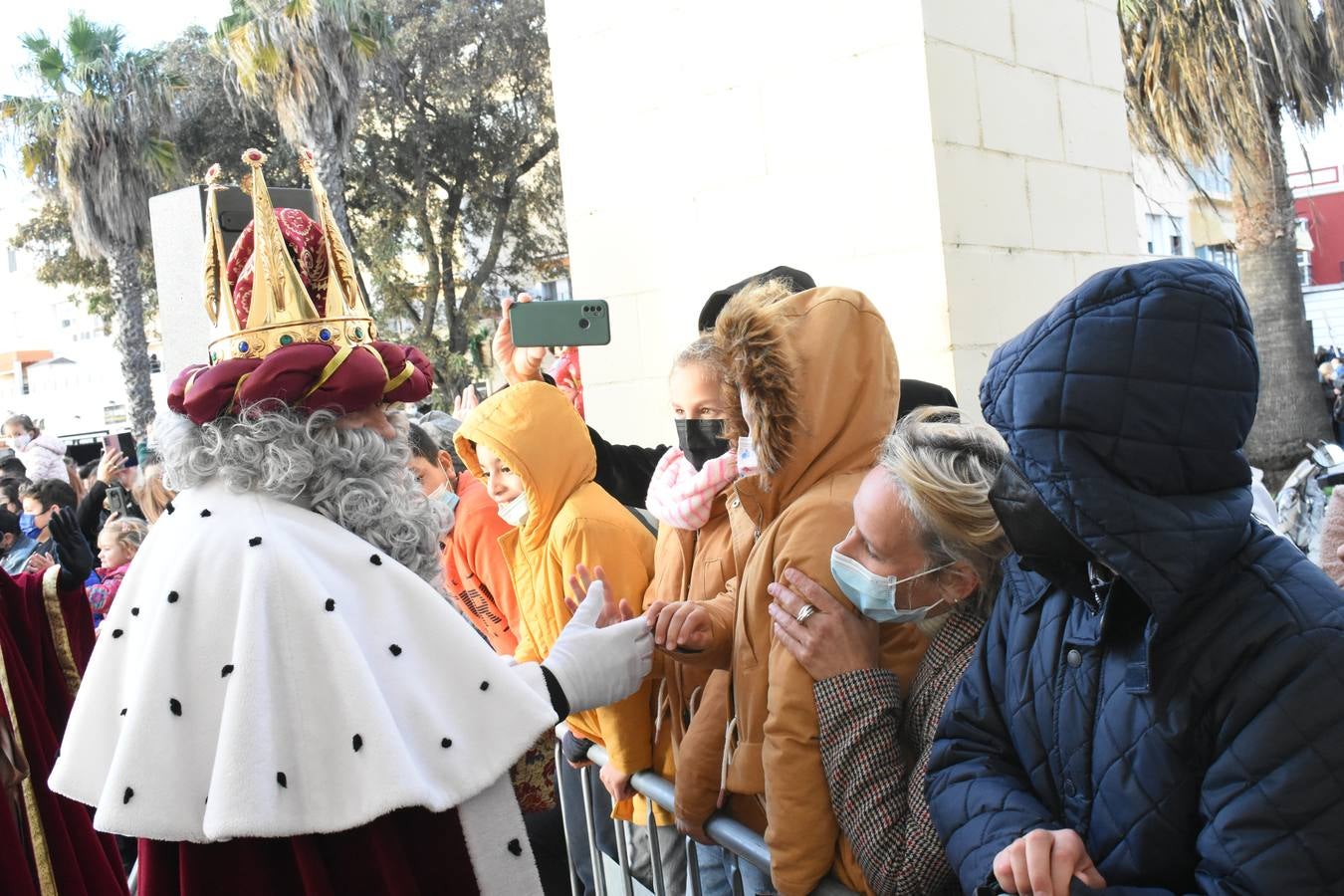 FOTOS: Los Reyes Magos recorren las calles de Puerto Real