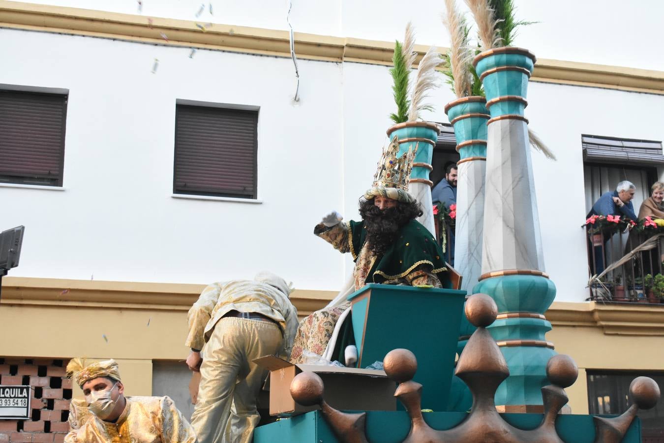 FOTOS: Los Reyes Magos recorren las calles de Puerto Real